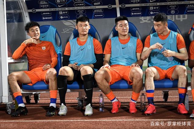 自媒体风暴：理记与罗永浩的激烈对峙